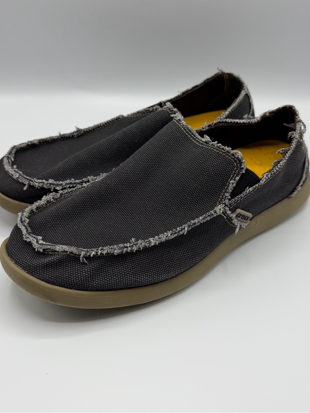 Crocs Santa Cruz Loafers Men’s 10 Black Canvas Slip On Frayed Casual Shoes